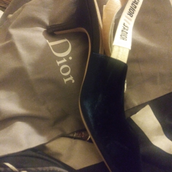 Navy blue doir heels